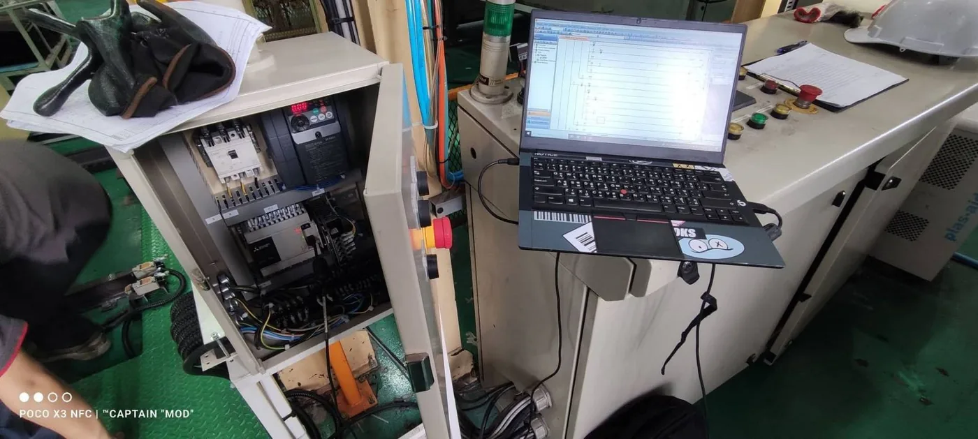 PLC ไม่ยอมรัน (ไฟ RUN ดับ) เครื่องจักรนิ่งสนิท ต้องเช็คอะไรบ้าง?
